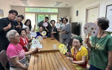 백석대학교 봉사단 '봉다리', 호서대학교 봉사단 '악동'과 함께 선한오지랖 '우리사이'는매월 ﻿신방LH1단지, 버들마을LH2단지 경로당에 방문하여 어르신들과 함께 주민참여활동을 진행하였습니다. 6월 둘째주는 압화꽃부채 만들기를, 넷째주는 천연화장품 만들기를 진행하였습니다. 또한, 매월 2회씩 주민발굴단을 구성하여 단지 내 고립위기 이웃 가정에 방문하여 안부확인 및 관계를 형성하는 '주민발굴단'활동도 본격적으로 시작하였습니다.활동사진 공유합니다~ 
